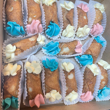 Gender reveal mix cannoli