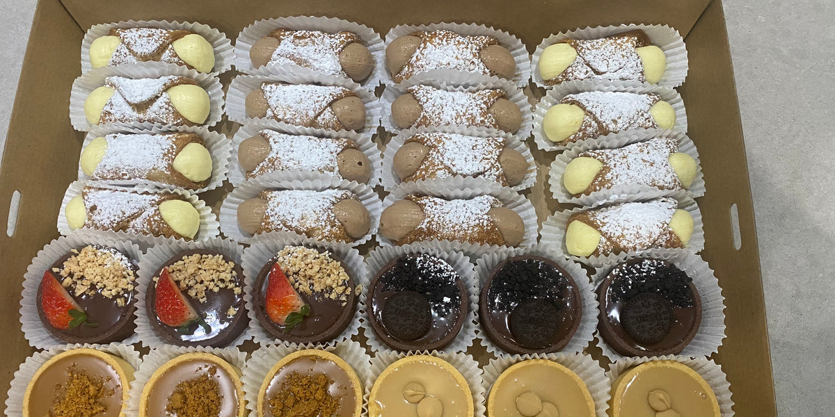 Medium mixed box – French Rose Patisserie